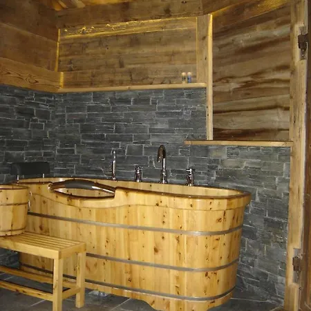 Chalet Reine Des Aravis - Isole Flumet
