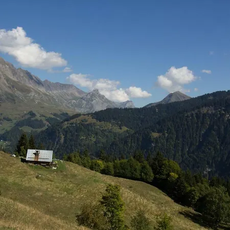 Reine Des Aravis - Isole