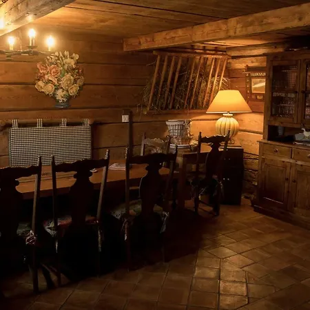 Reine Des Aravis - Isole Chalet *